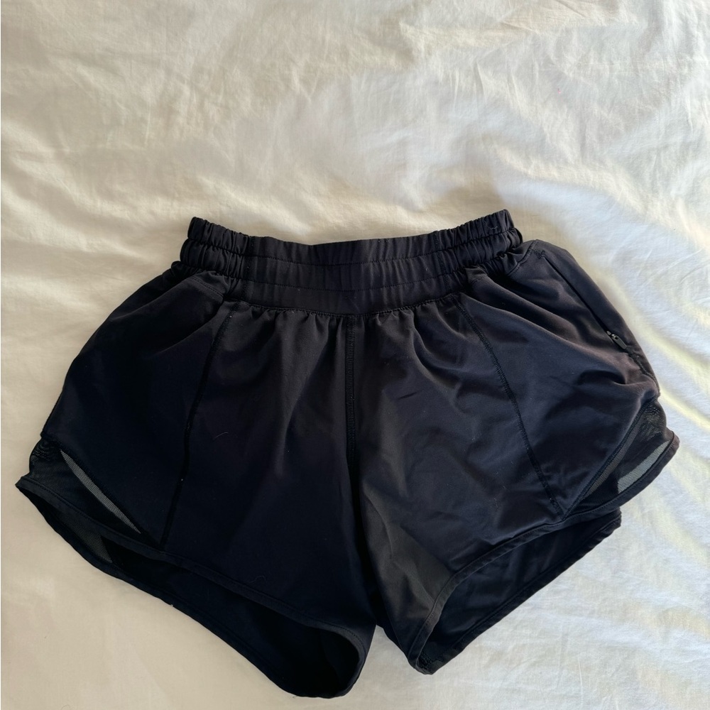Lululemon Hotty Hot Lined Short 4”, Black short Size 2